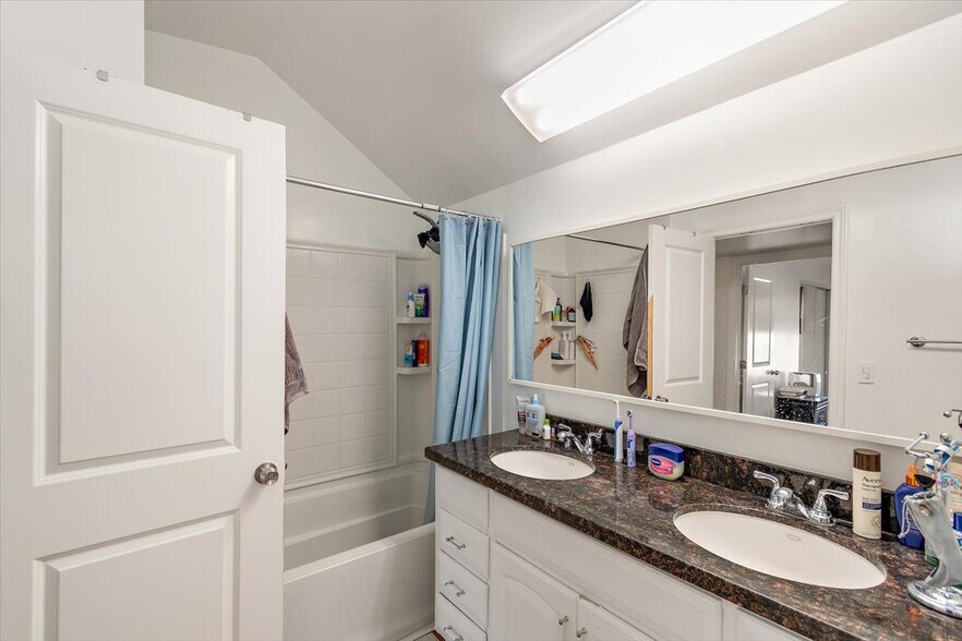 More Photos Of 12036 Darby Ave, Porter Ranch Specialty For Sale