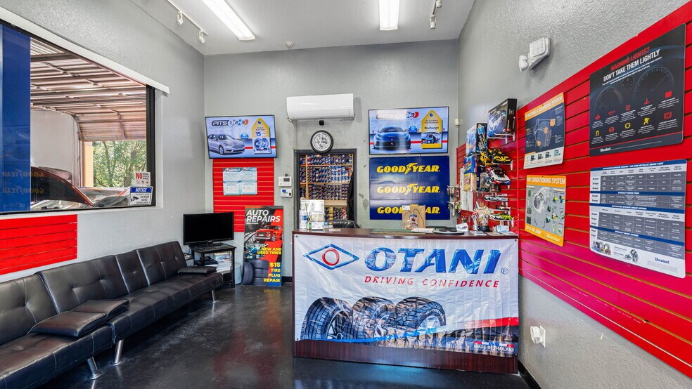 More Photos Of 113 S Valrico Rd, Valrico Carwash For Sale