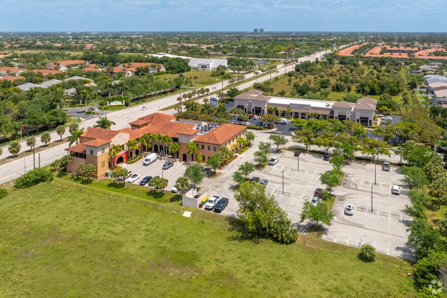 More Photos Of 9681 Gladiolus Dr, Fort Myers Office For Lease