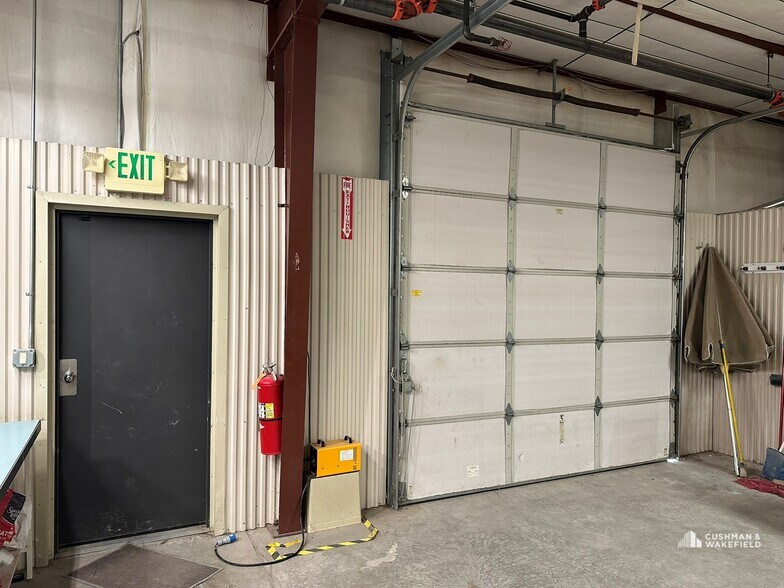 More Photos Of 4650 Venture Dr, Johnstown Warehouse For Lease