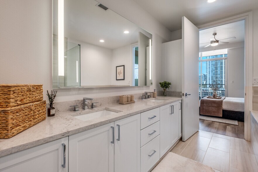 More Photos Of 1400 Hi Line Dr, Dallas Apartments For Lease
