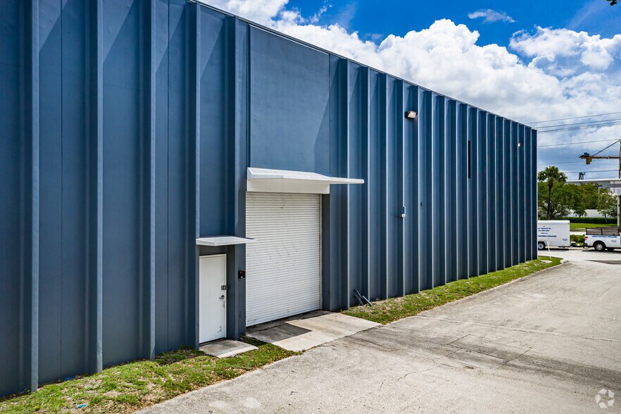 1571 N Powerline Rd, Pompano Beach, FL 33069 Industrial For Lease