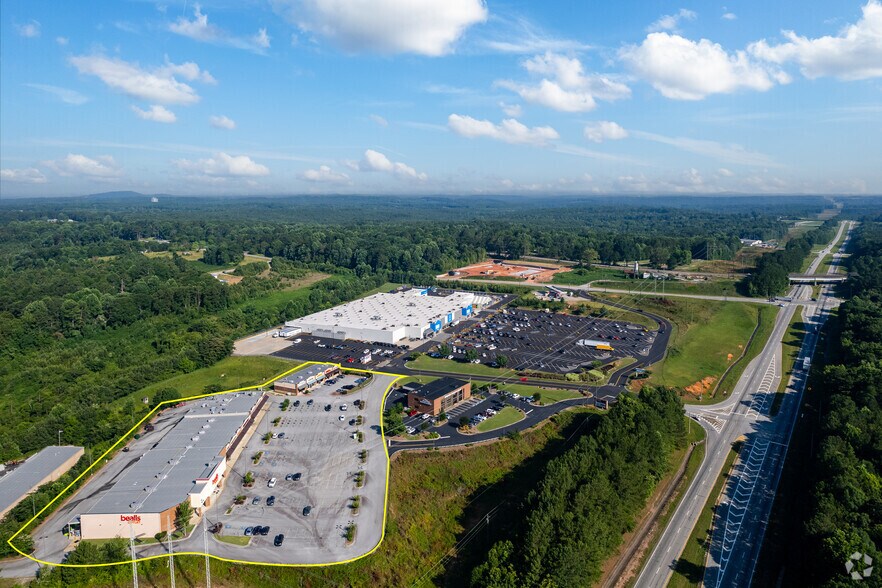 More Photos Of 3870-3998 Bremen Crossing, Bremen General Retail For Lease