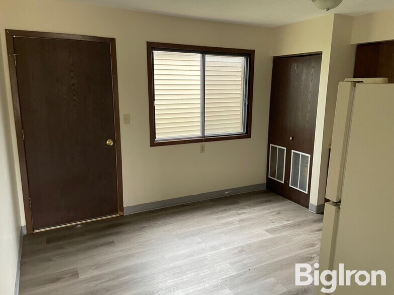 More Photos Of 130 S 5th St, Hebron Apartments For Sale