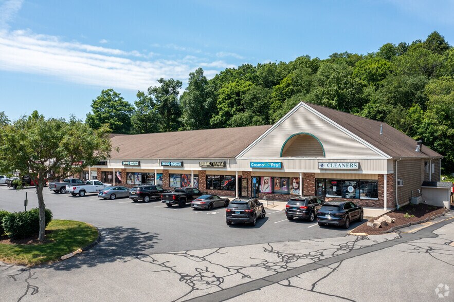 More Photos Of 270 Federal Rd, Brookfield Unknown For Lease