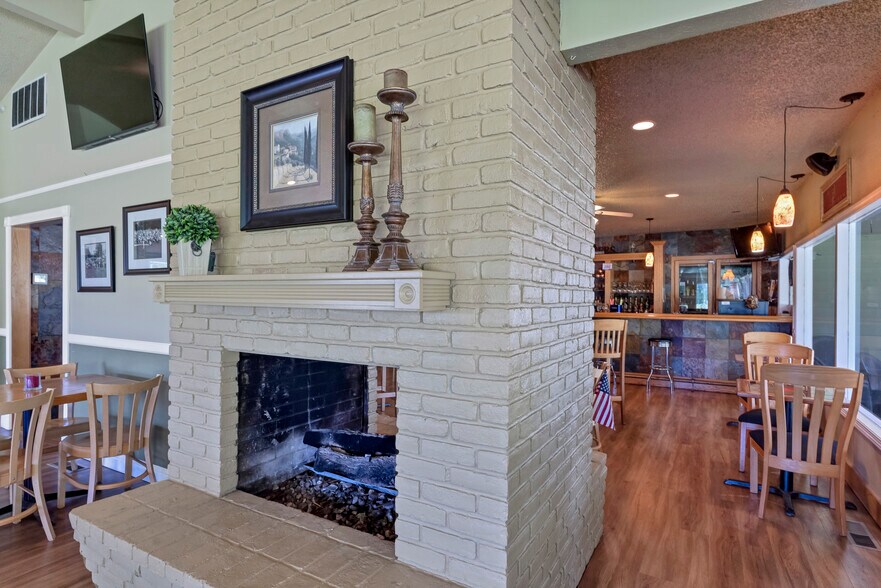 More Photos Of 6335 Highway 22, Independence Sports And Entertainment For Sale