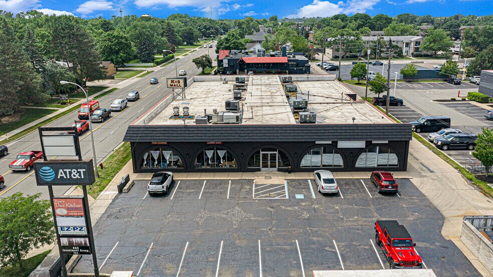 More Photos Of 1800 W 14 Mile Rd, Royal Oak Freestanding For Lease