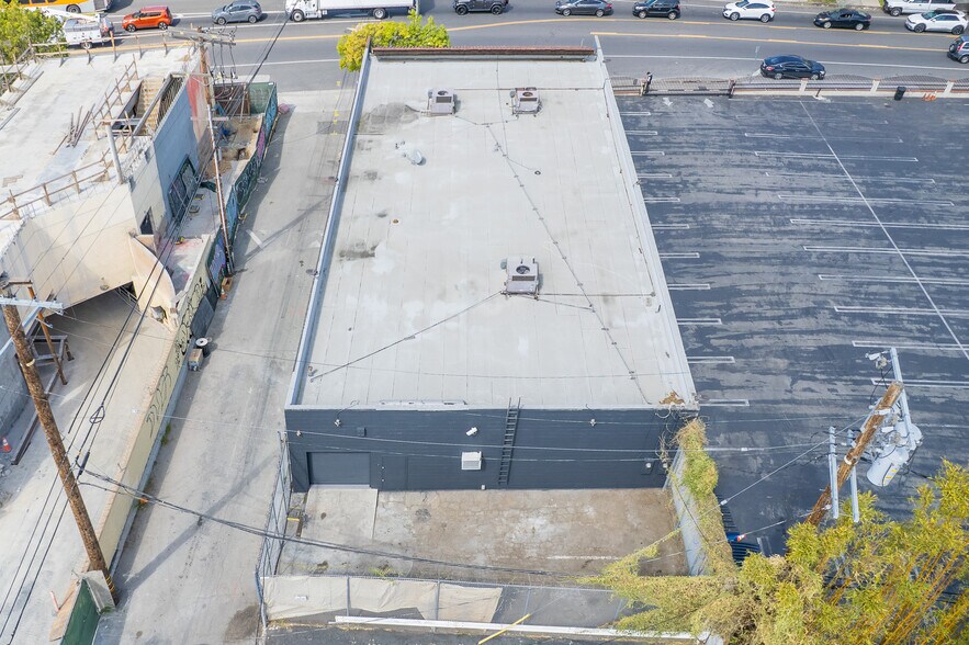 More Photos Of 1248 S Fairfax Ave, Los Angeles Light Manufacturing For Sale