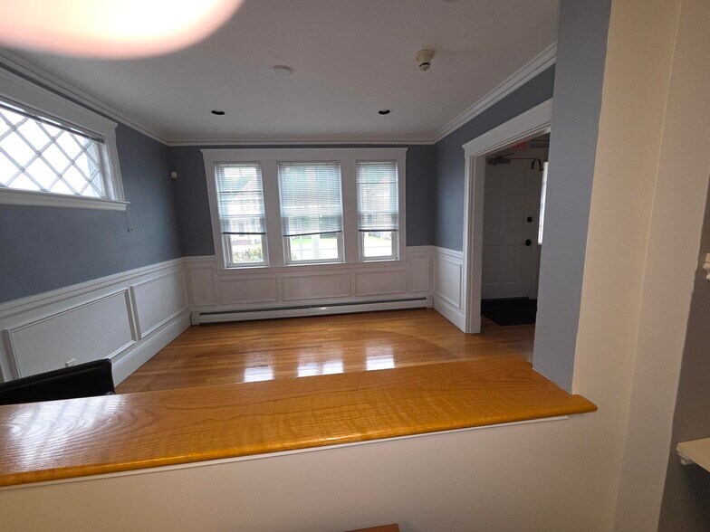More Photos Of 282 Montvale Ave, Woburn Office For Sale