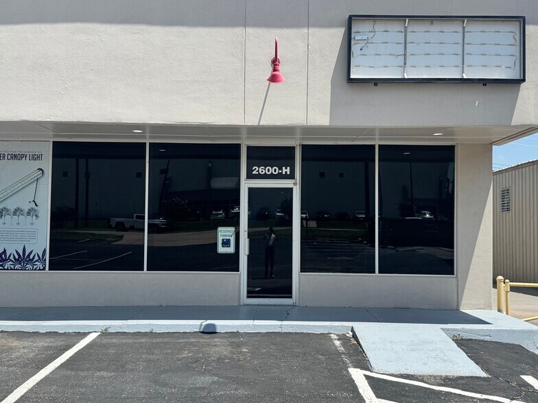 More Photos Of 2600 S Meridian Ave, Oklahoma City Storefront For Lease