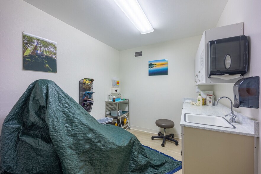 More Photos Of 667-669 Crespi Dr, Pacifica Medical For Sale