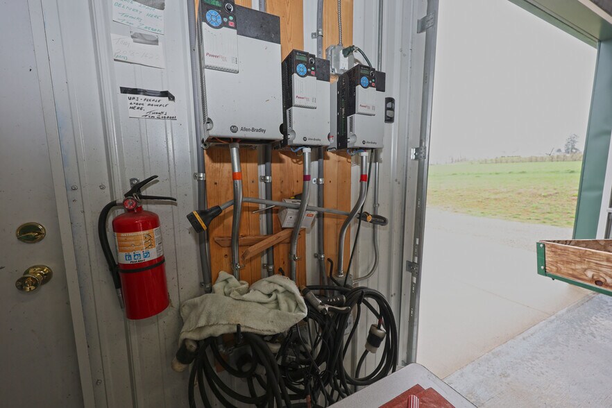 More Photos Of 7785 Hill Rd, Watervliet Specialty For Sale