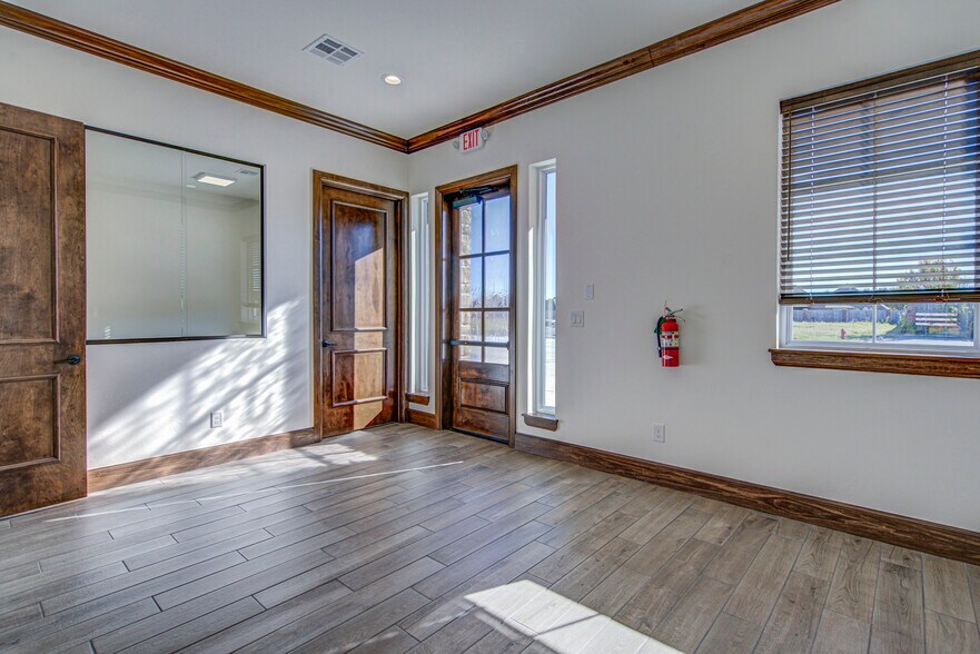 More Photos Of 1301 Magnolia Ct, Moore Office For Lease