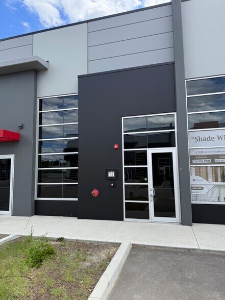 More Photos Of 6520 36 St NE, Calgary Freestanding For Sale