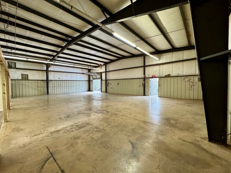 More Photos Of 2454B N Fayetteville St, Asheboro Warehouse For Lease