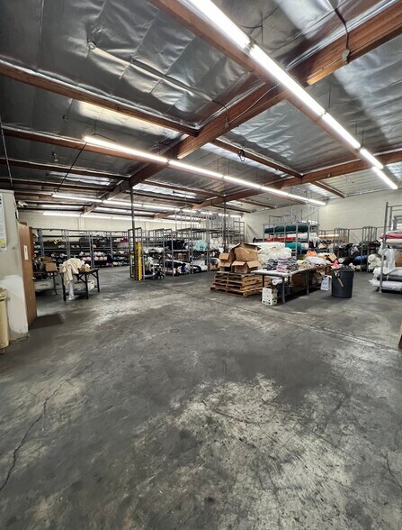 More Photos Of 1415 Newton St, Los Angeles Warehouse For Lease