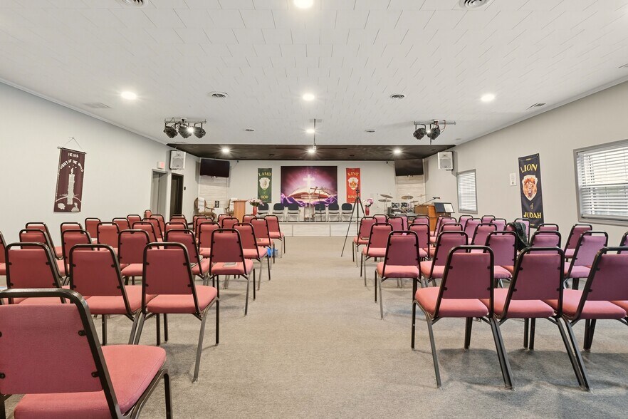 More Photos Of 1400 Paradise View St, Mansfield Office For Sale
