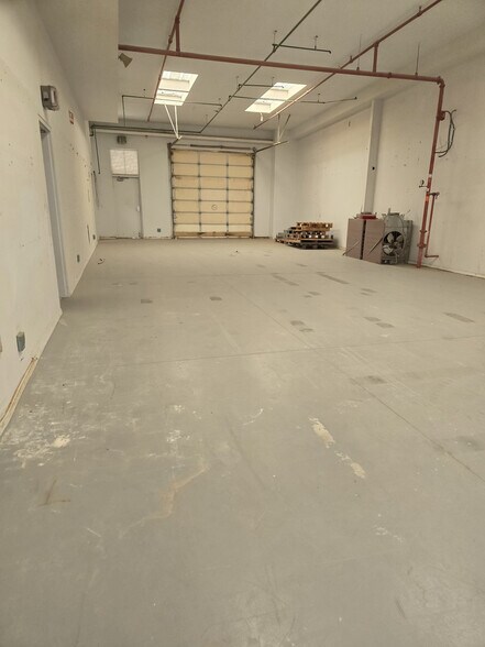 More Photos Of 9711-10101 Yucca Rd, Adelanto Truck Terminal For Sale