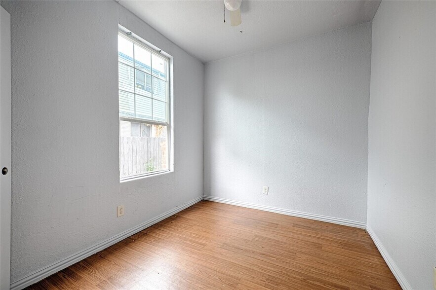 More Photos Of 3020 South Blvd, Dallas Apartments For Sale