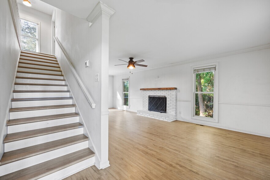 More Photos Of 5037 Sunset Blvd, Lexington Office For Sale