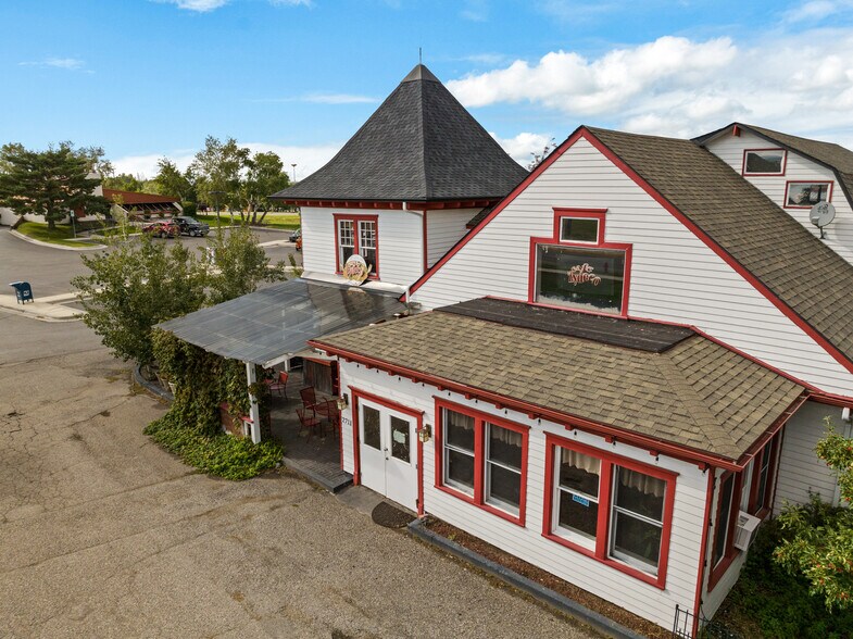 More Photos Of 2711 W College St, Bozeman Restaurant For Sale