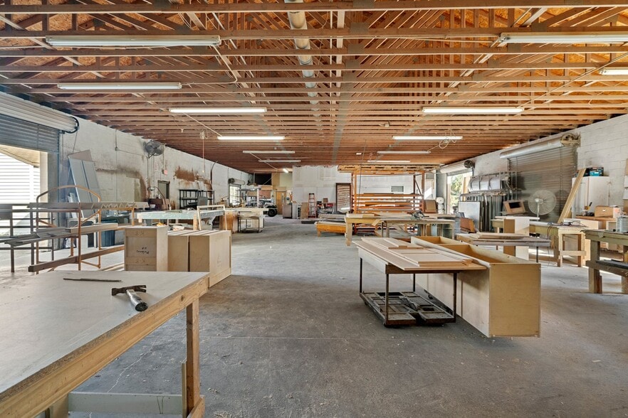 More Photos Of 9926 Denton Ave, Hudson Warehouse For Lease