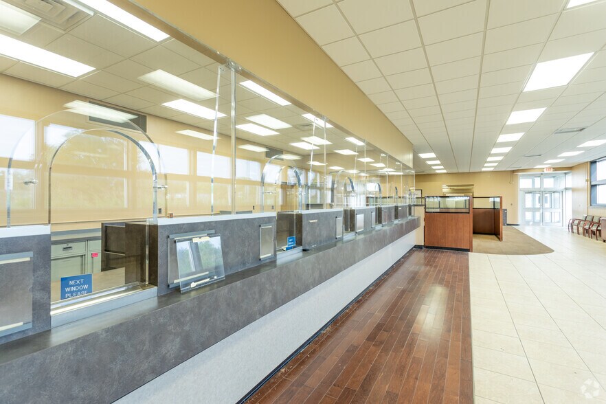 More Photos Of 27637 Grand River Ave, Livonia Bank For Sale