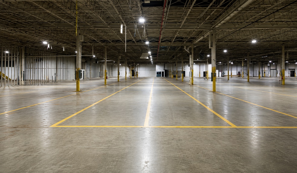 More Photos Of 1315 N 13th St, Rogers Manufacturing For Lease