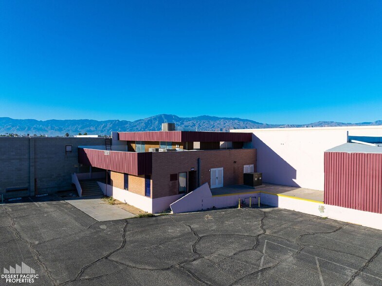 More Photos Of 45585 Commerce St, Indio Warehouse For Sale