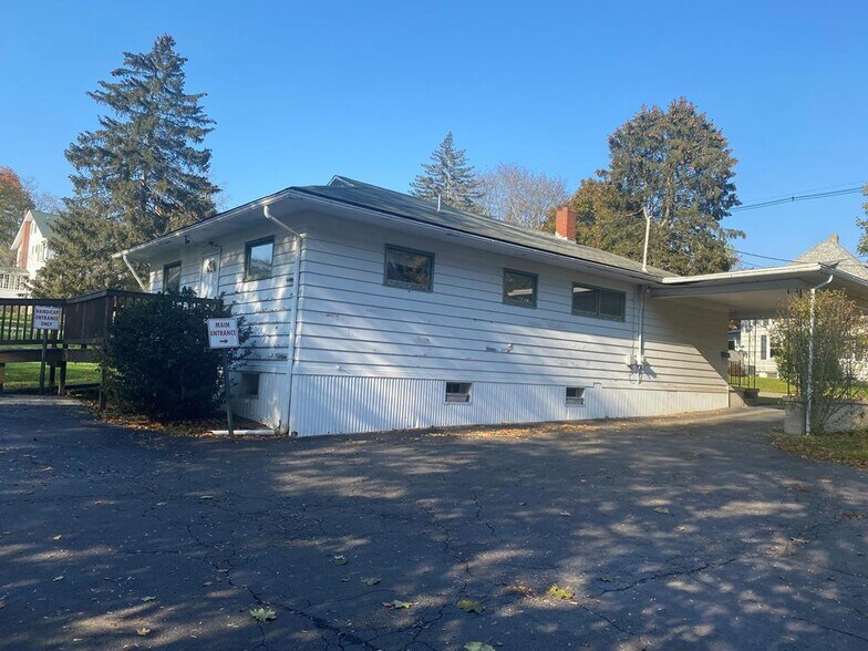 More Photos Of 12 Walnut St, Towanda Office For Sale