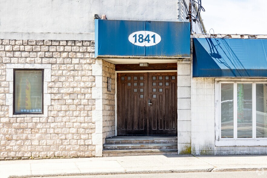More Photos Of 1841 New York Ave, Huntington Station Medical For Sale