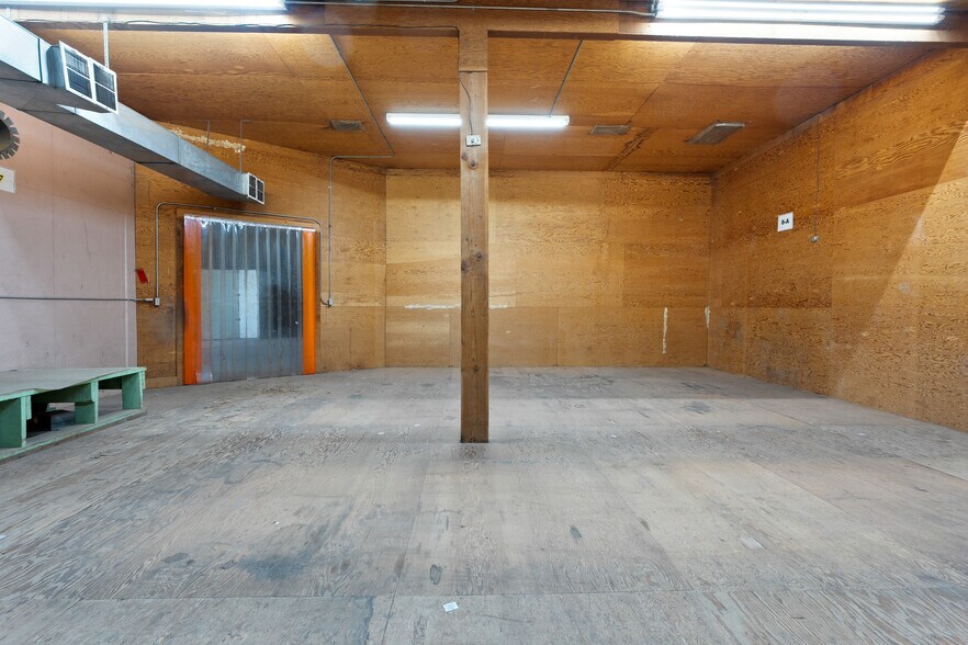 More Photos Of 220 E Commercial Ave, El Centro Manufacturing For Sale