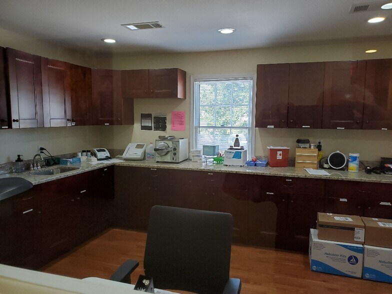 More Photos Of 2227 Idlewood Rd, Tucker Medical For Lease