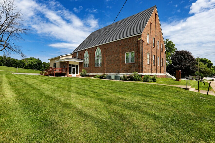 More Photos Of 302 S 2nd St, Polk City Lodge Meeting Hall For Sale