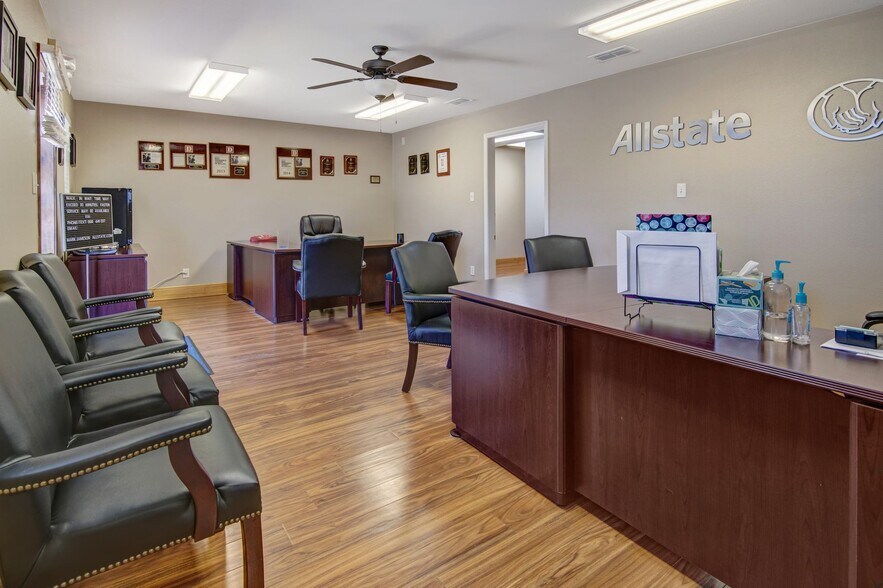 More Photos Of 400 N Ridgeway Dr, Cleburne Medical For Sale