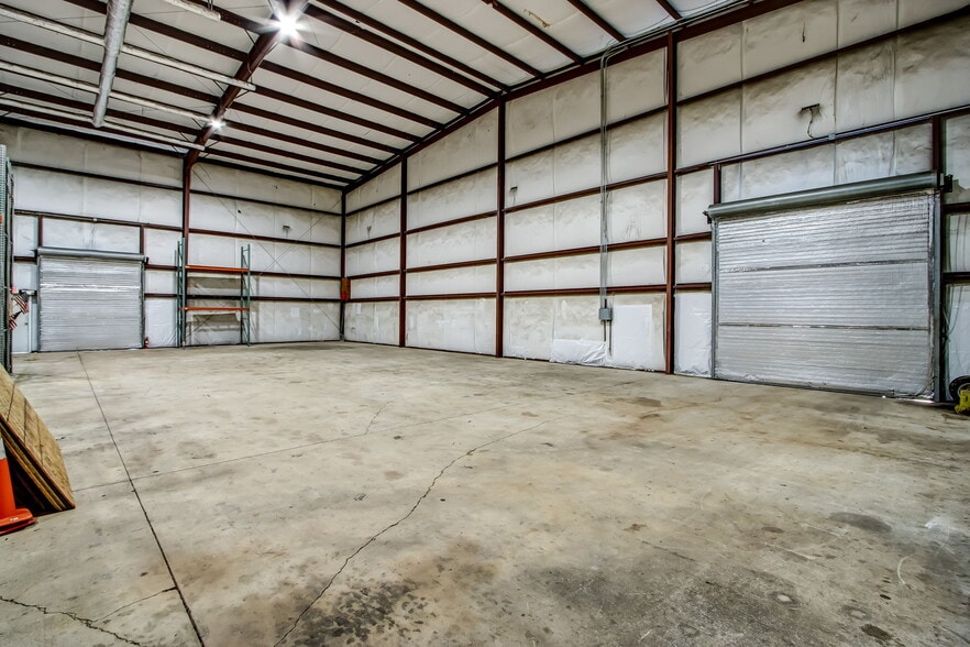 More Photos Of 10416 New Berlin Rd, Jacksonville Warehouse For Lease