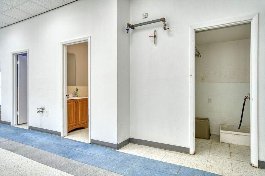 More Photos Of 2200 Central Ave, Boulder Industrial For Sale