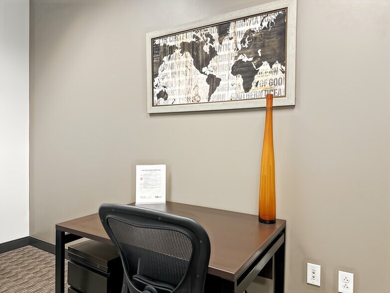 More Photos Of 11635 Ash St, Leawood Coworking Space