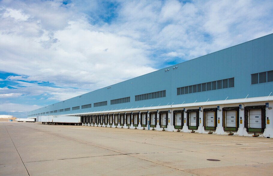 More Photos Of 4353 E Bromley Ln, Brighton Warehouse For Lease