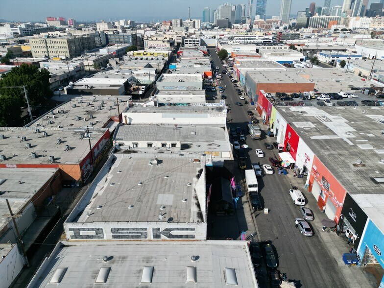 More Photos Of 1154 E 11th St, Los Angeles Showroom For Sale