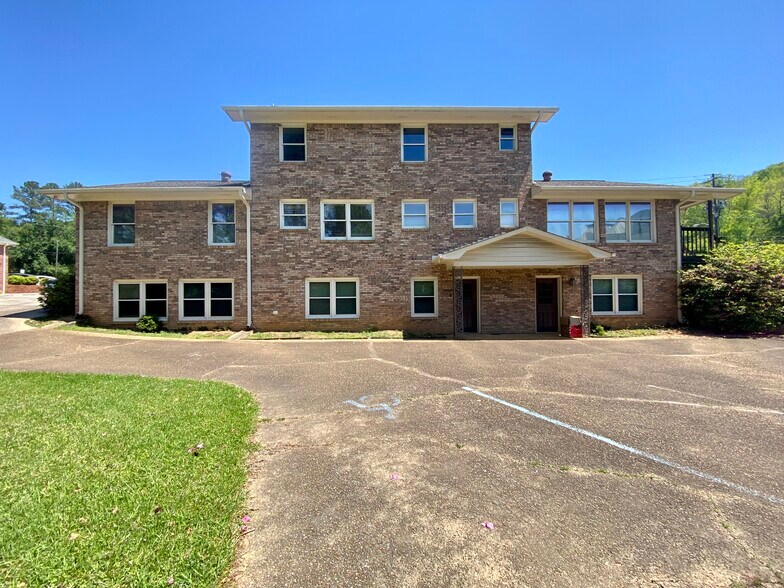 More Photos Of 1900 Indian Lake Dr, Birmingham Office For Sale