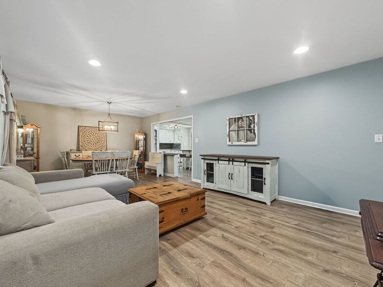 More Photos Of 5602 Highway 69 N, Northport Flex For Sale