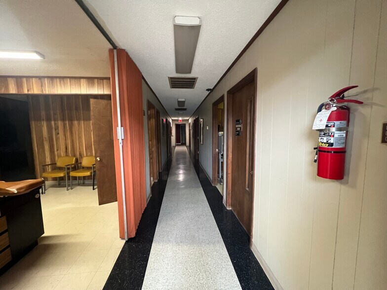 More Photos Of 100 Chickadee Ave, Middleton Office For Sale