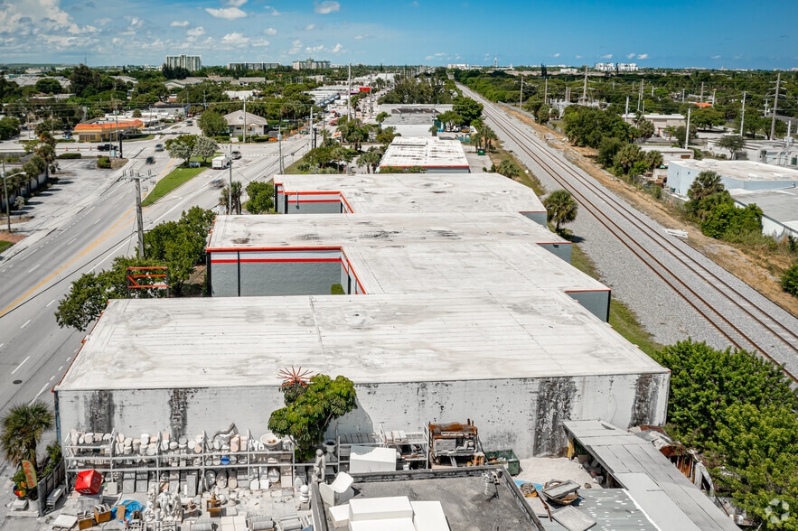 More Photos Of 1610-1614 S Dixie Hwy, Pompano Beach Warehouse For Lease