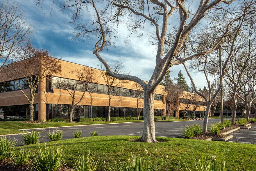 More Photos Of 1300 National Dr, Sacramento Office For Lease