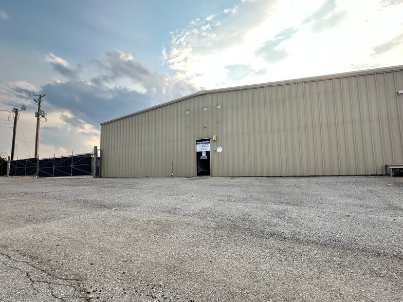 Primary Photo Of 315 Transport Dr, Cookeville Warehouse For Lease