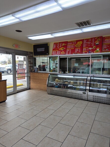 More Photos Of 6836-6850 Calumet Ave, Hammond Convenience Store For Sale
