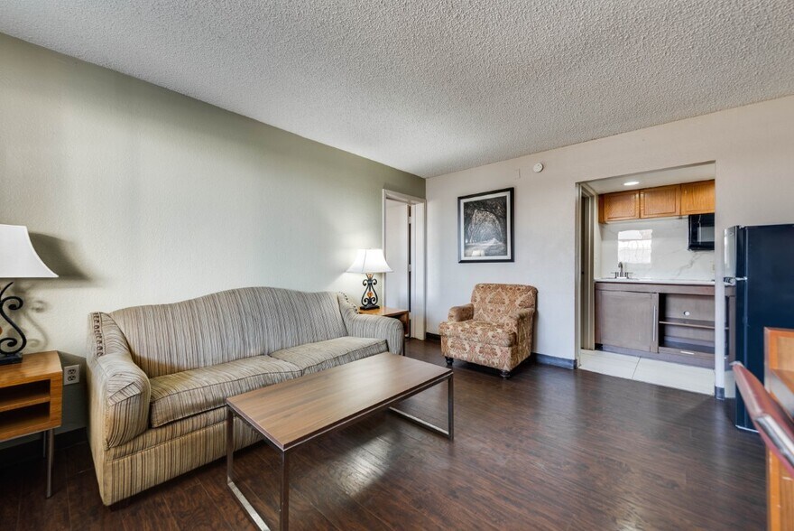 More Photos Of 3023 E Hwy 80, Odessa Hotel For Sale