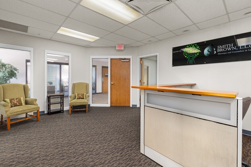 More Photos Of 11520 St. Charles Rock Rd, Bridgeton Medical For Lease