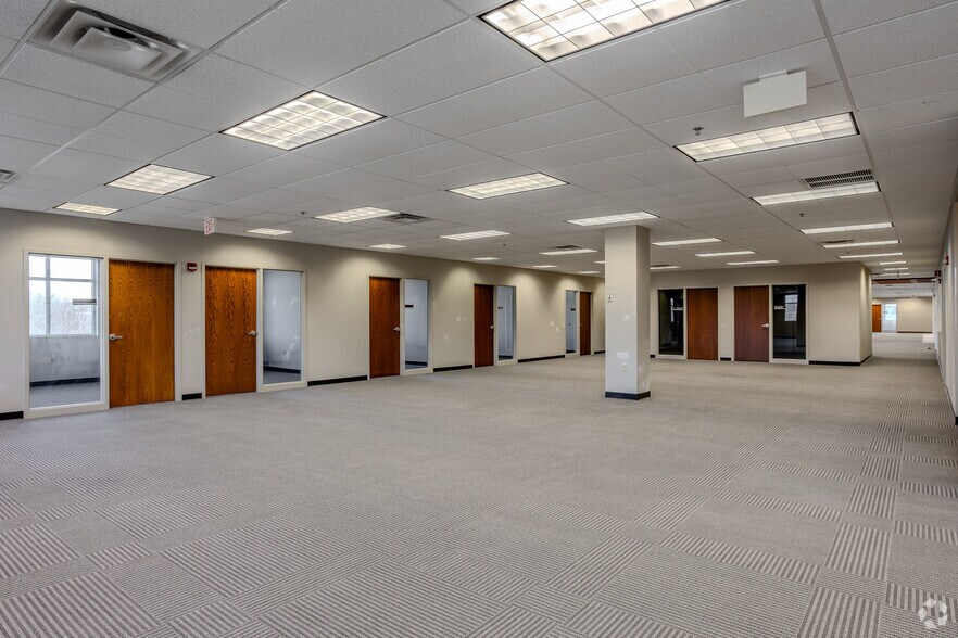 More Photos Of 579 Executive Campus Dr, Westerville Office For Lease